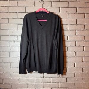 Club Room Charcoal V-Neck Italian-Spun yarn 52% Merino Wool 48%Acrylic pull over